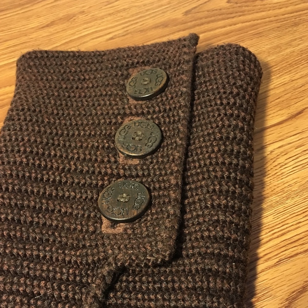 UGG Cardy Boots - Picture 5 of 5